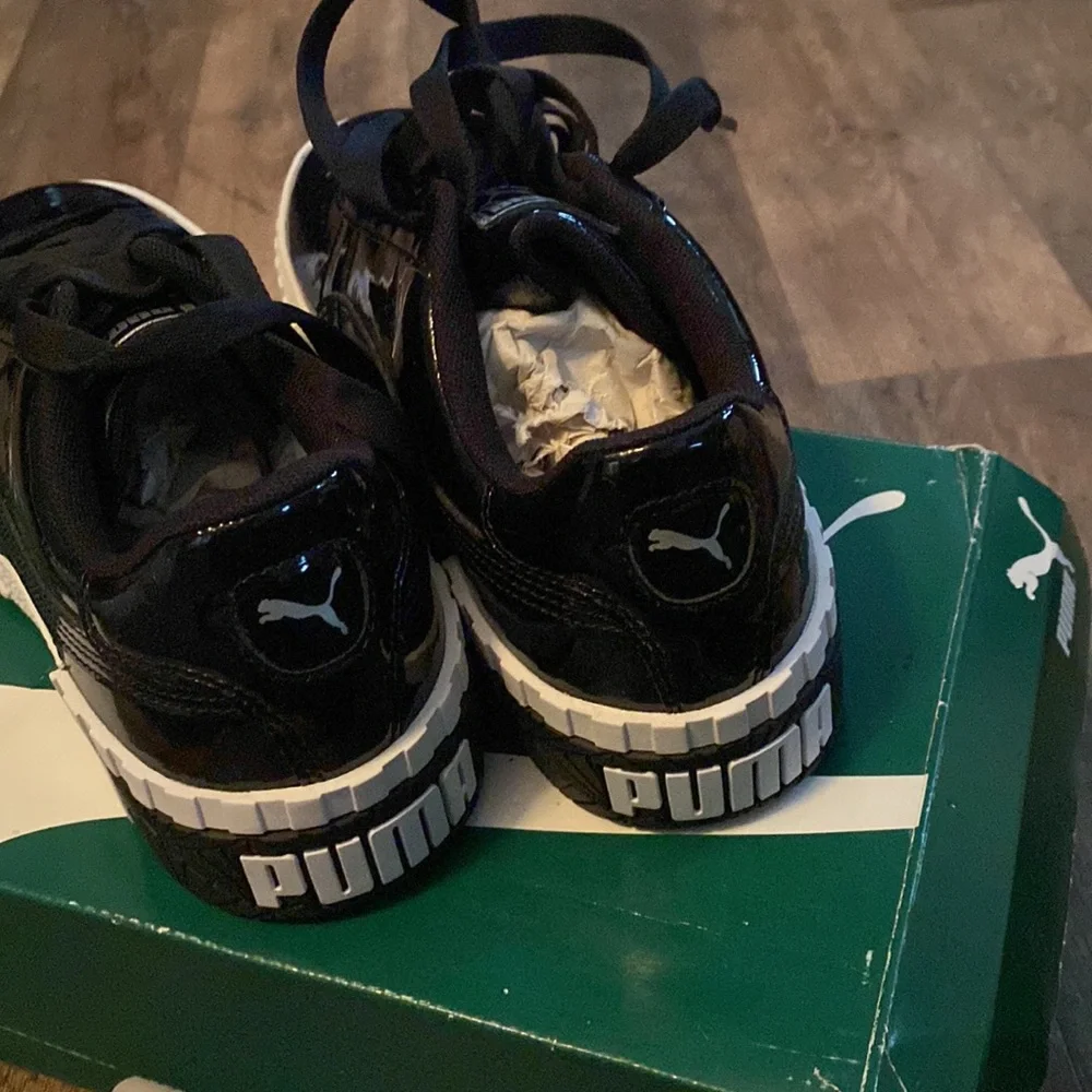 Puma - Picture 3 of 5